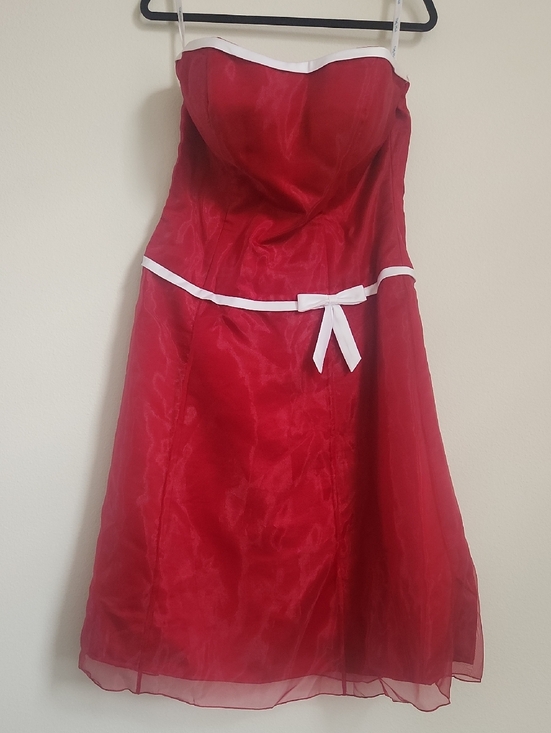 Pretty Maids Dresses & Skirts - Pretty Maids Claret Strapless Dress with White Trim And Bow